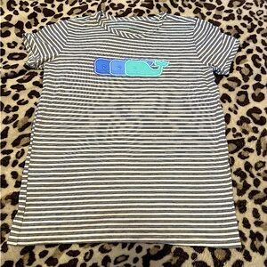 EXCELLENT/LIKE NEW/PRE-OWNED condition VINEYARD VINES girl’s whale tee